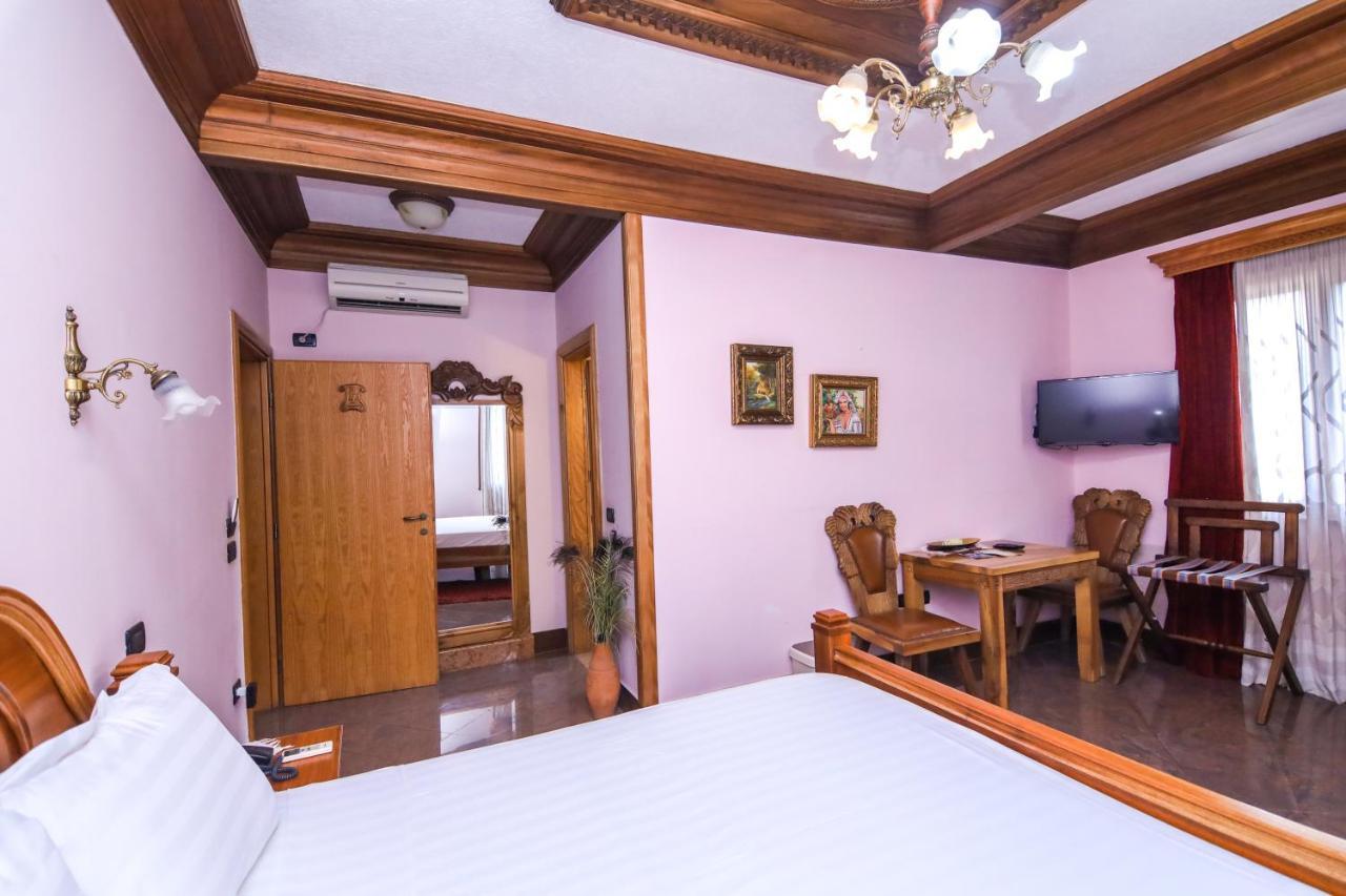 Brilant Antik Center Hotel Tiranë Eksteriør bilde