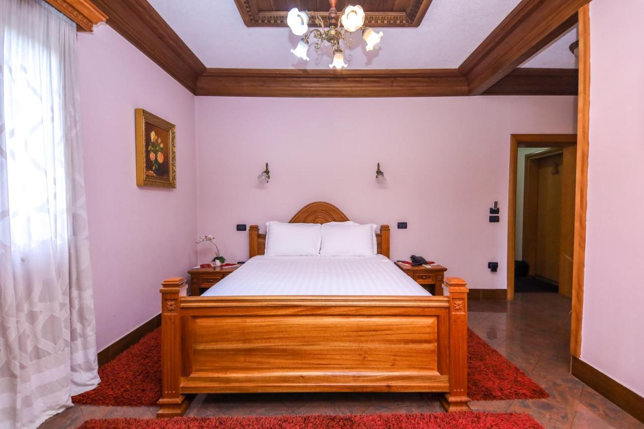 Brilant Antik Center Hotel Tiranë Eksteriør bilde